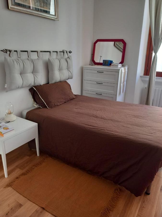 Gam Gam Isola Room Rent Милано Екстериор снимка